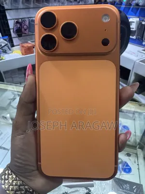 Photo - New Apple iPhone 17 Pro Max 256 GB Gold