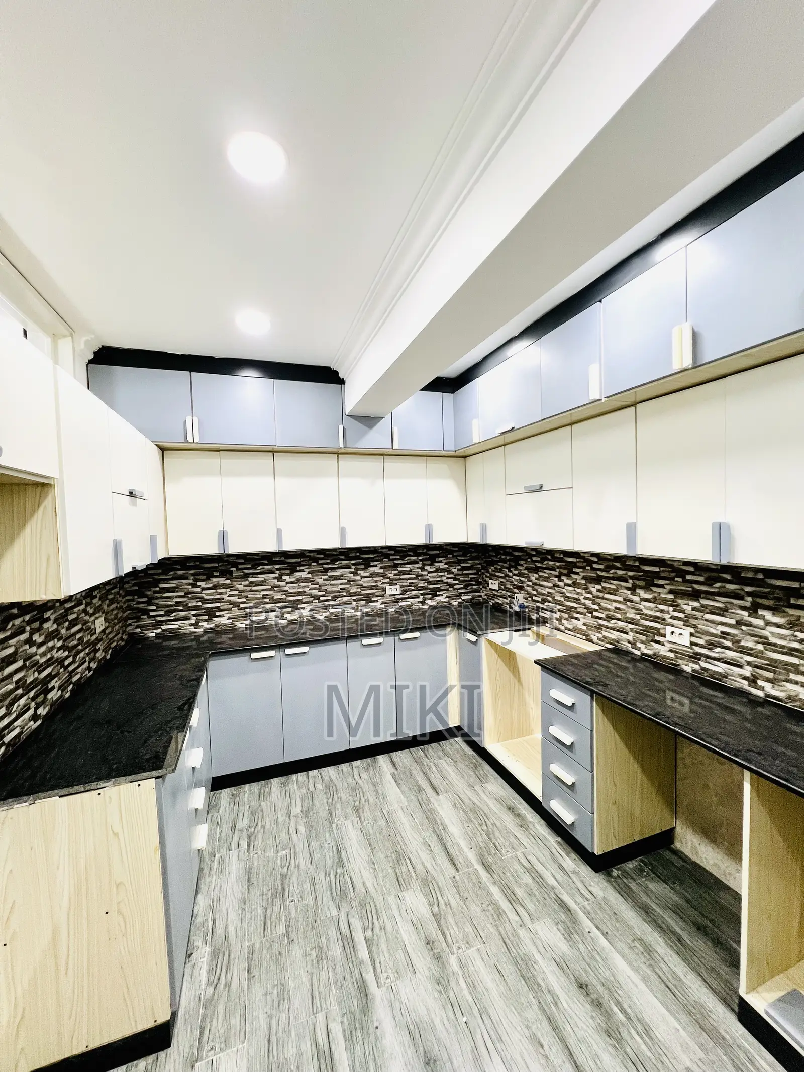 Furnished 3bdrm Apartment in Haile Garment, Nifas Silk-Lafto for sale