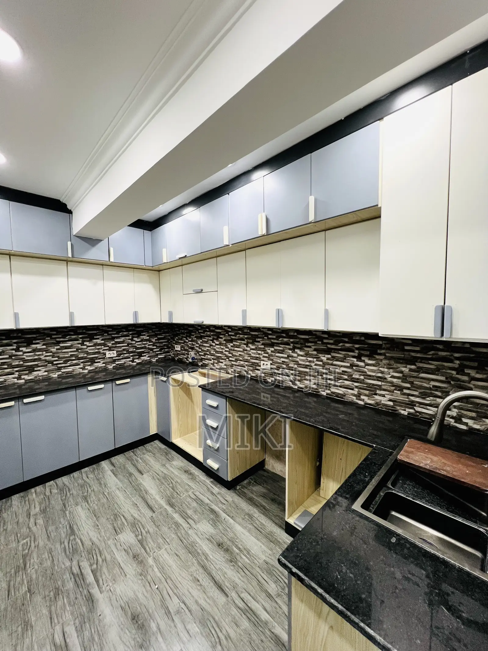 Furnished 3bdrm Apartment in Haile Garment, Nifas Silk-Lafto for sale