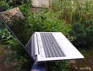 Photo - New Laptop HP EliteBook 840 8GB Intel Core I5 HDD 512GB