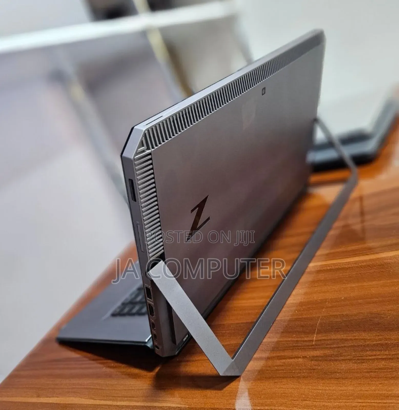 New Laptop HP ZBook Studio G5 32GB Intel Core I5 SSD 512GB