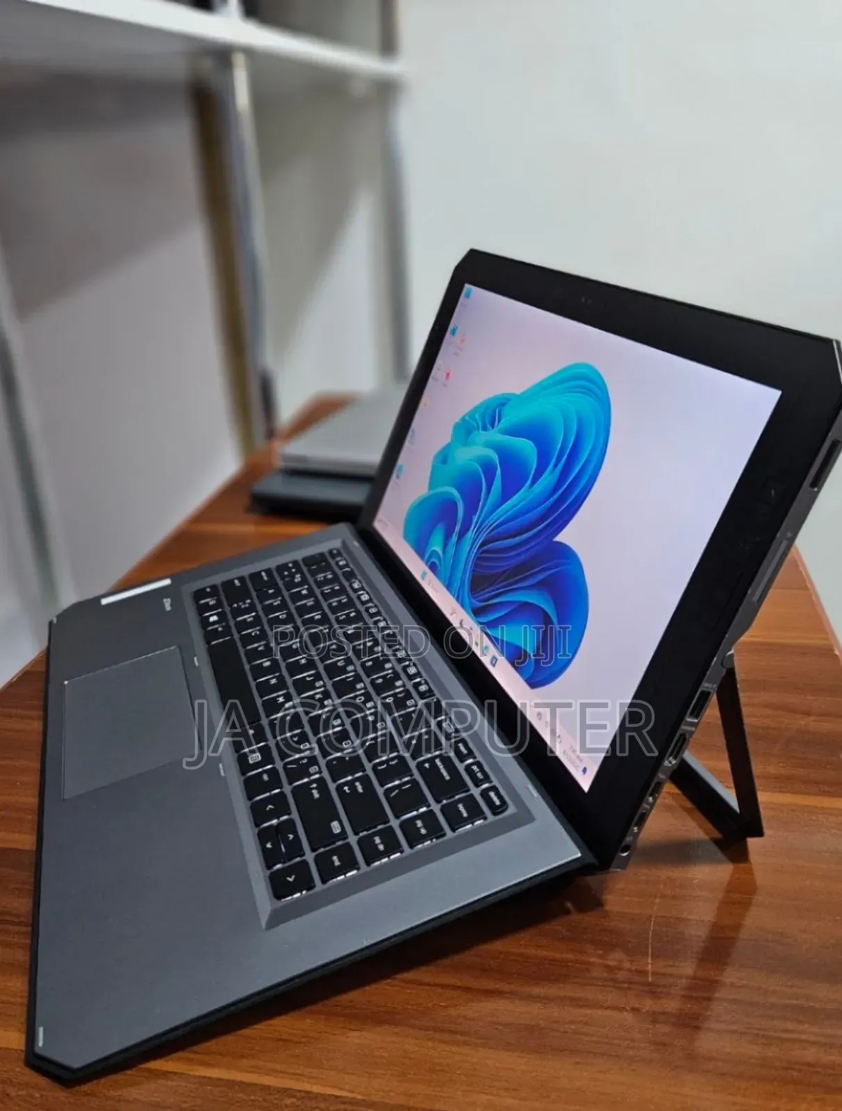 New Laptop HP ZBook Studio G5 32GB Intel Core I5 SSD 512GB