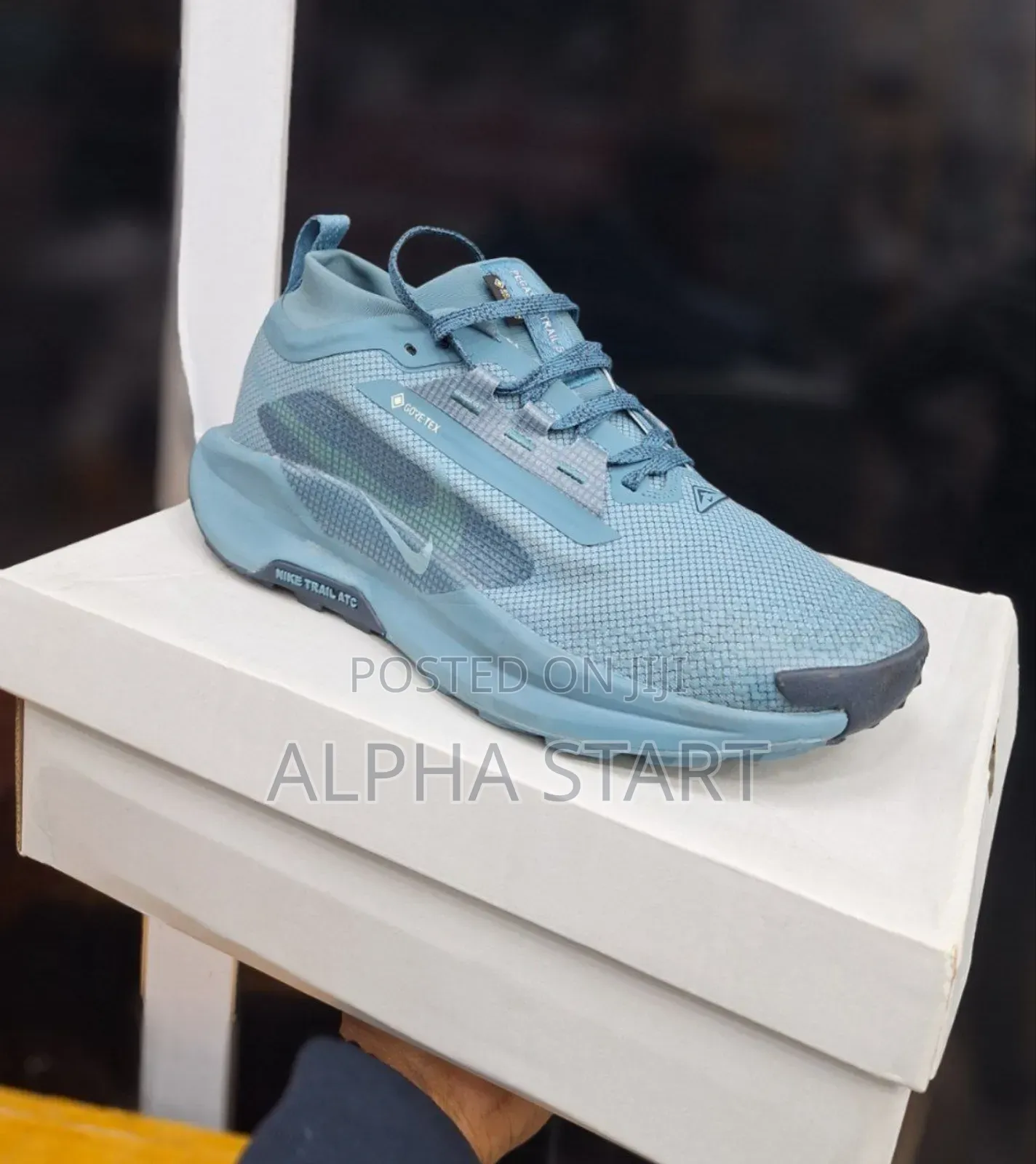  New Arrival  
 Nike Gore-Tex Sneaker 
 Made in Vietnam