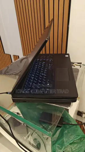 New Laptop Dell Latitude 5580 8GB Intel Core I5 SSD 256GB