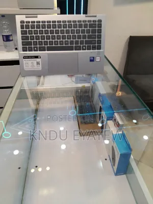 New Laptop HP Envy X360 8GB SSD 1T