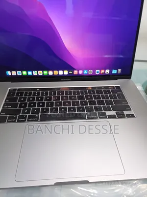 New Laptop Apple MacBook 2019 4GB Intel Core I7 SSD 512GB