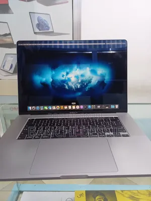 Photo - New Laptop Apple MacBook Pro 2019 32GB Intel Core I9 SSD 1T