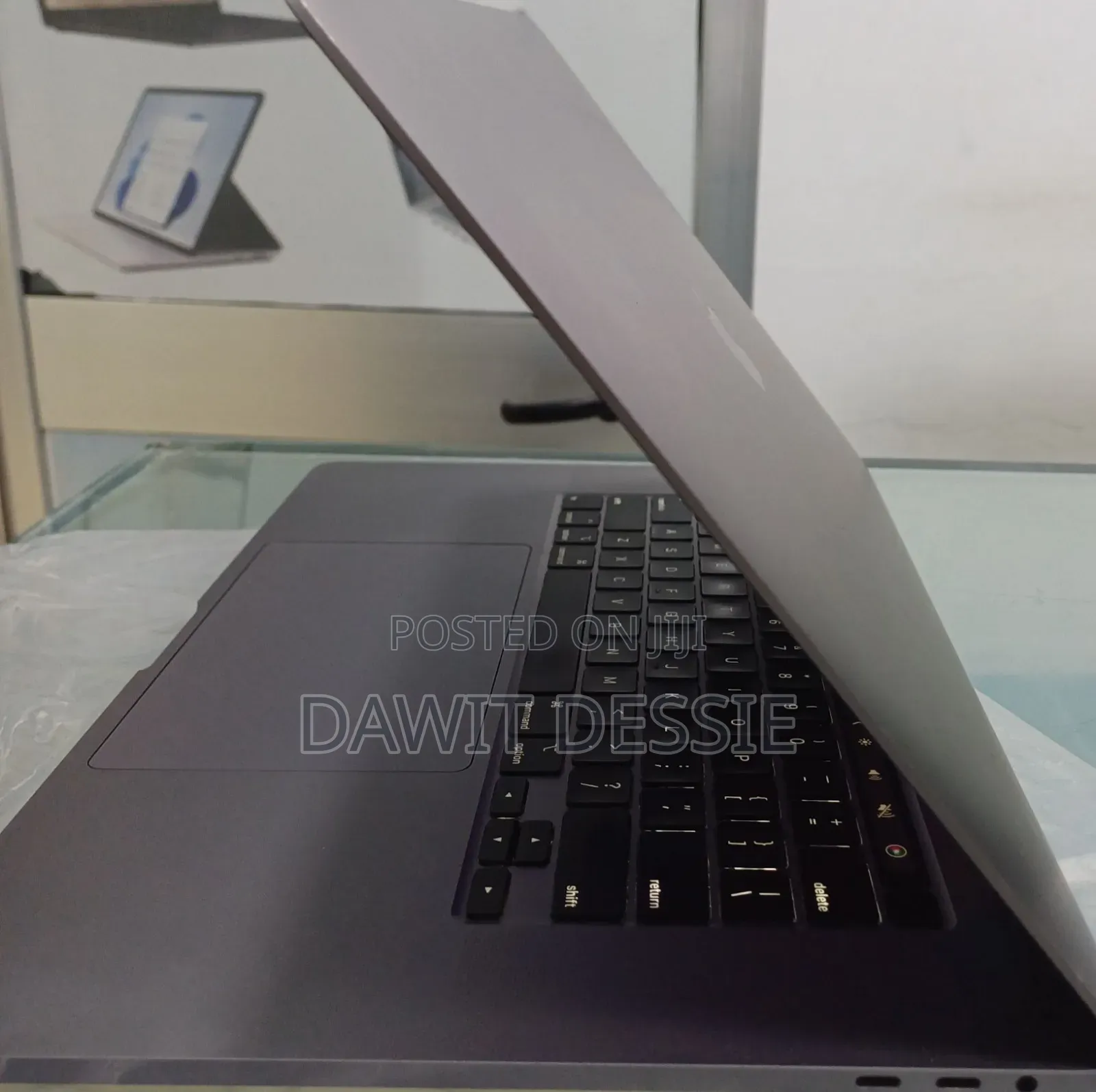 New Laptop Apple MacBook Pro 2019 32GB Intel Core I9 SSD 1T