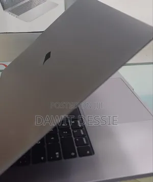 New Laptop Apple MacBook Pro 2019 16GB Intel Core I7 SSD 512GB