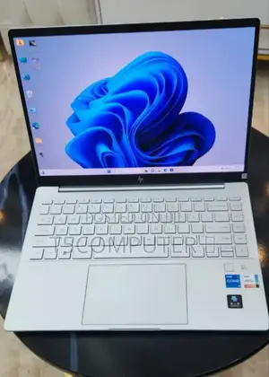 Photo - New Laptop HP 14-Ep0063 16GB Intel Core I5 SSD 1T