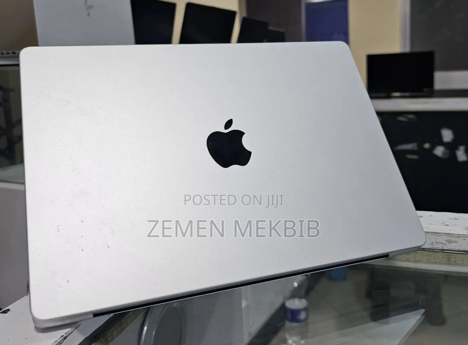 New Apple MacBook Pro 2023 M3 14-Inch 8GB Intel Core I7 SSD 512GB