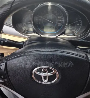 Toyota Yaris 2015 Gray