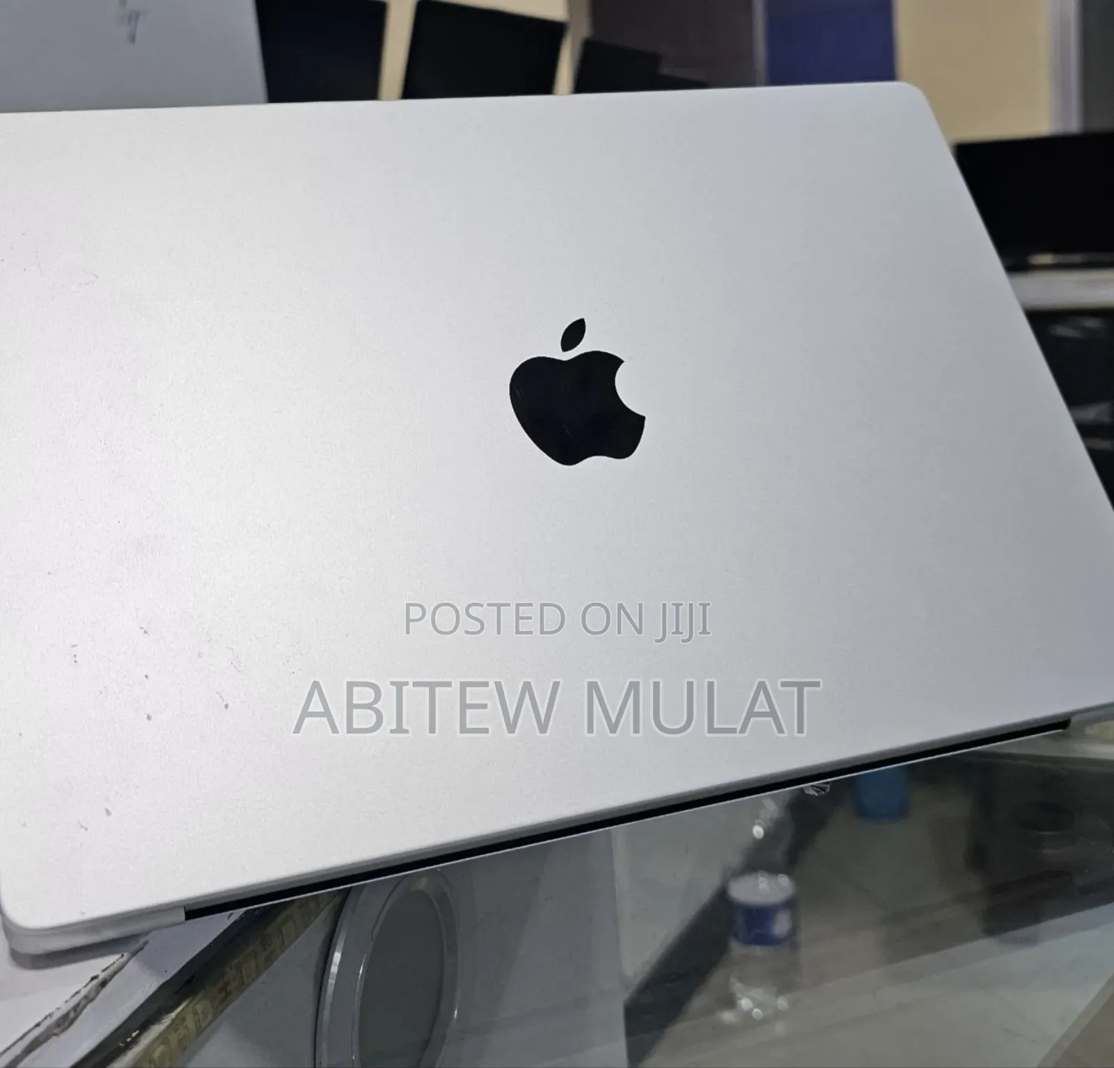 New Laptop Apple MacBook Pro 2023 M3 Pro 14-Inch 8GB Apple M3 SSD 512GB