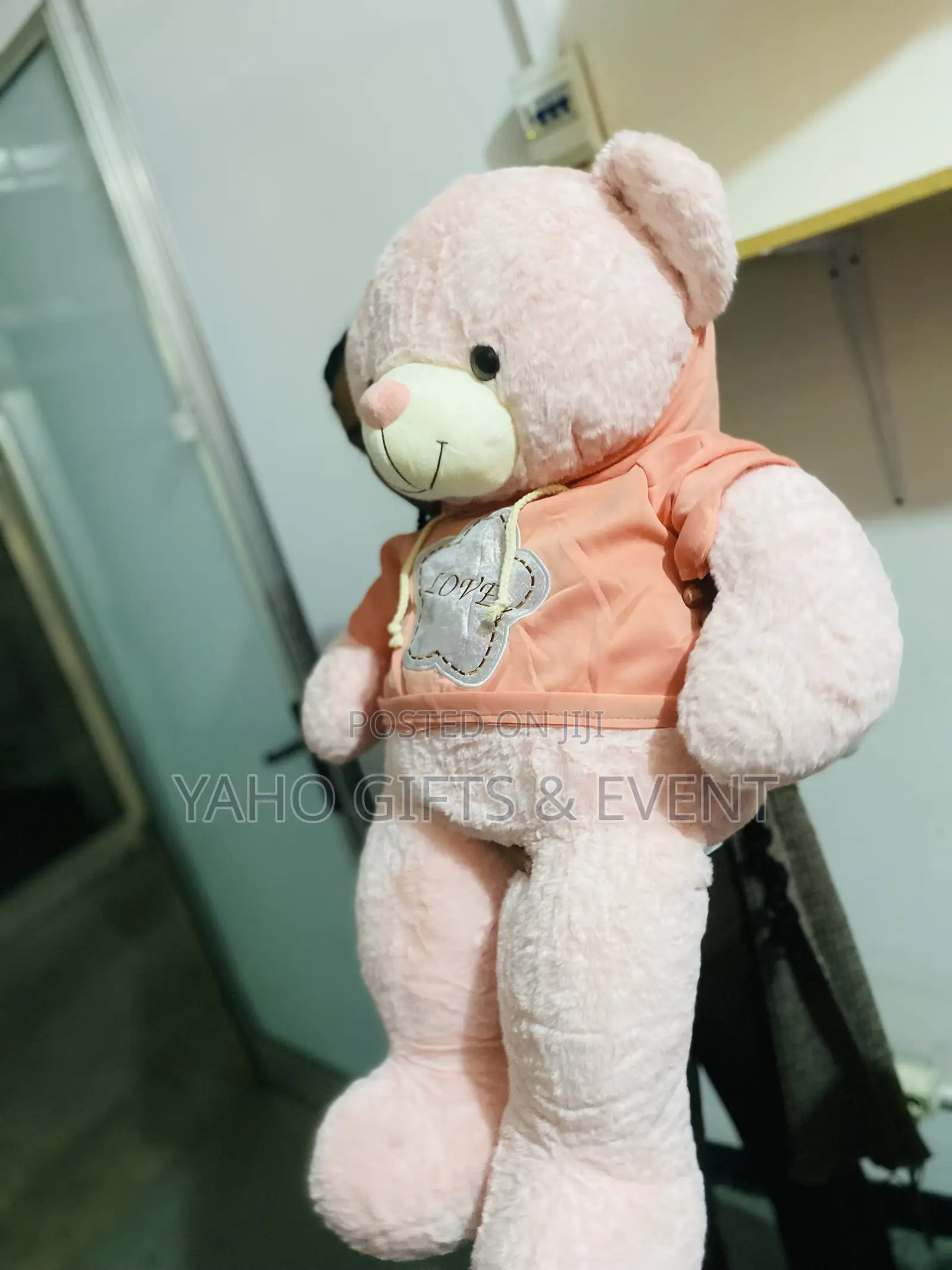 Pink ባለ ልብስ Ashangulit