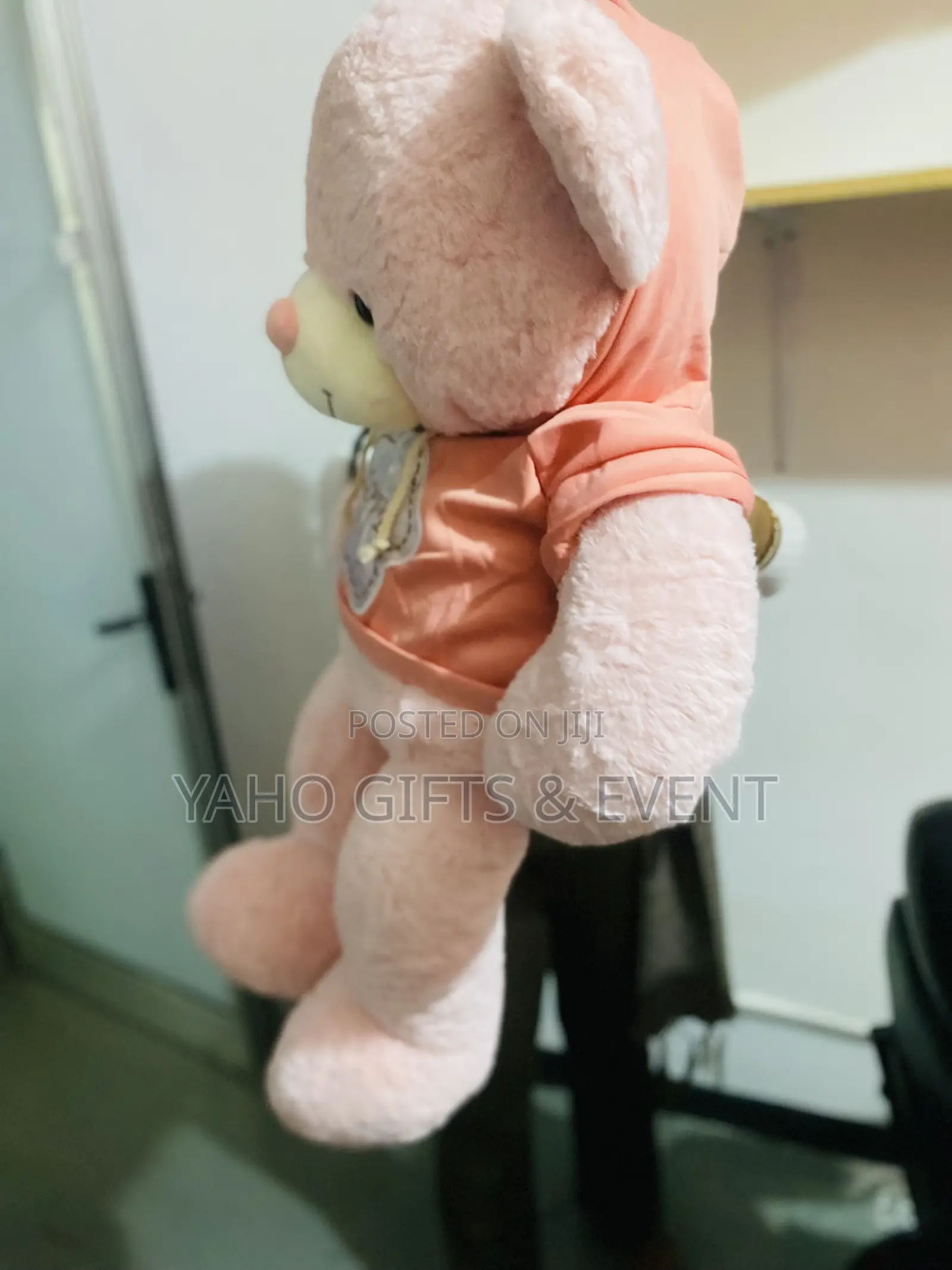 Pink ባለ ልብስ Ashangulit