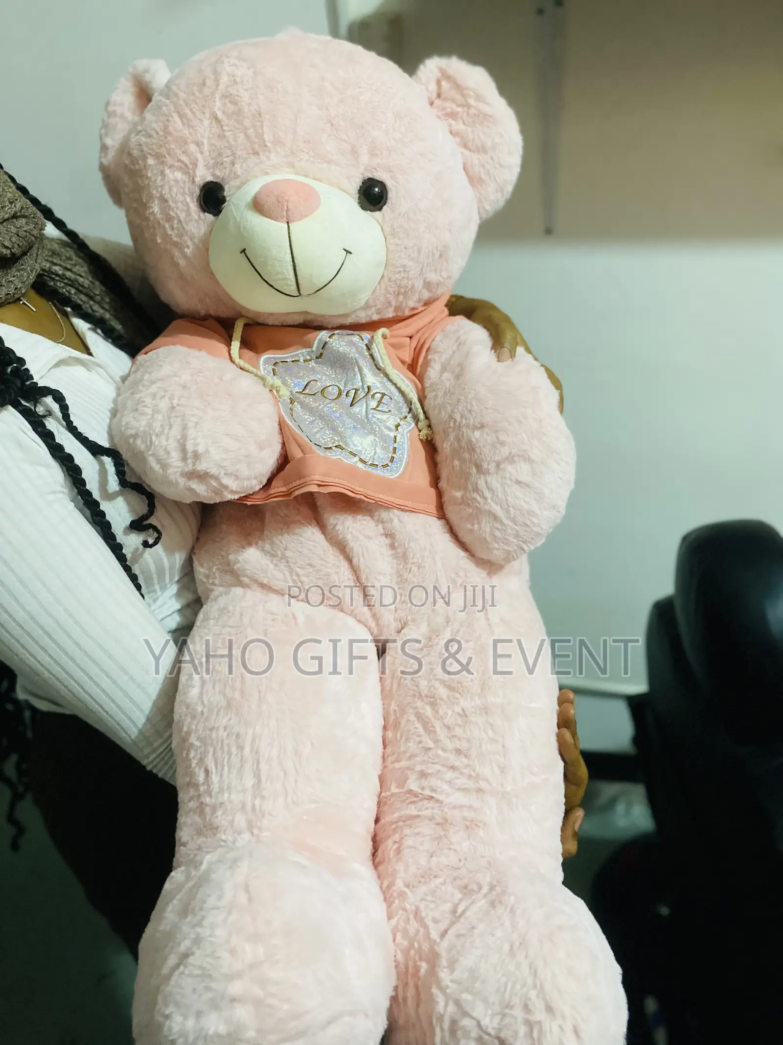 Pink ባለ ልብስ Ashangulit