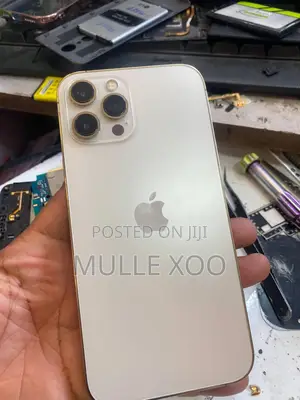 Photo - Apple iPhone 12 Pro Max 128 GB Gold