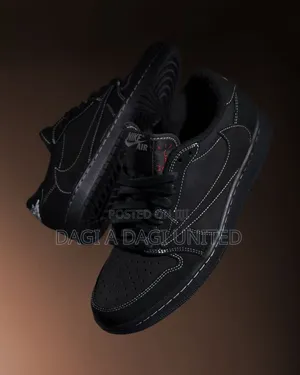 Photo - Travis Scott X Air Jordan 1 Low Black Phantom
