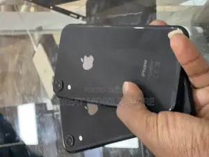 Apple iPhone XR 64 GB Black