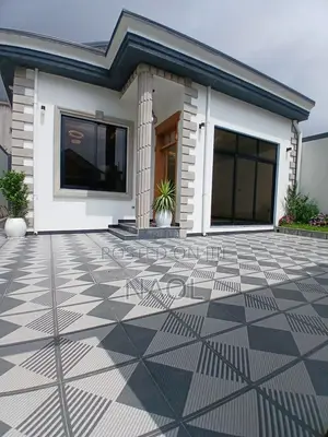 Photo - 5bdrm House in Yeka for sale