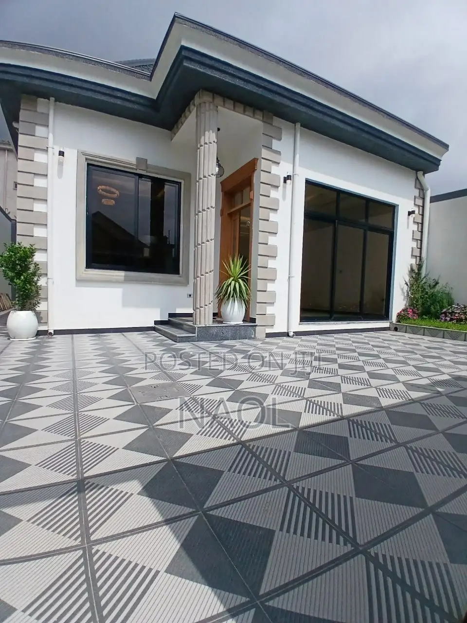 5bdrm House in Yeka for sale