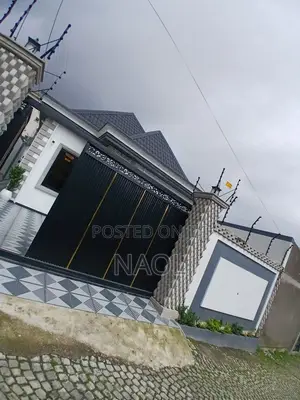 5bdrm House in Yeka for sale