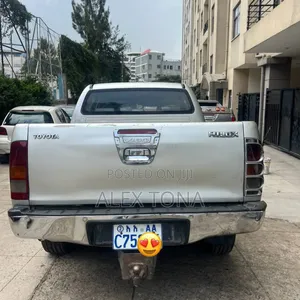 Toyota Hilux 2008 Gold