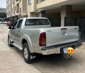 Toyota Hilux 2008 Gold