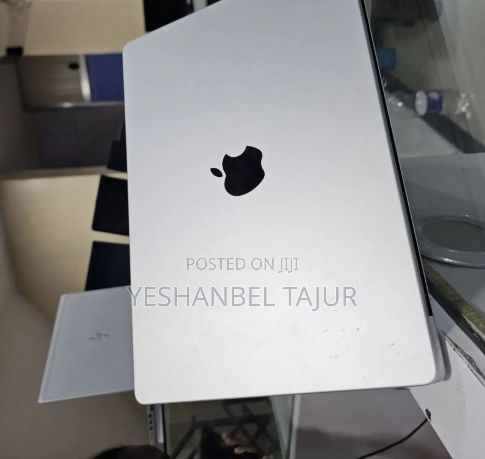 New Laptop Apple MacBook Pro 8GB Apple M3 Pro SSD 512GB