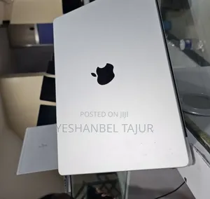 New Laptop Apple MacBook Pro 8GB Apple M3 Pro SSD 512GB