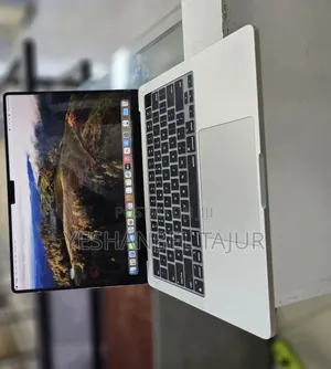 New Laptop Apple MacBook Pro 8GB Apple M3 Pro SSD 512GB