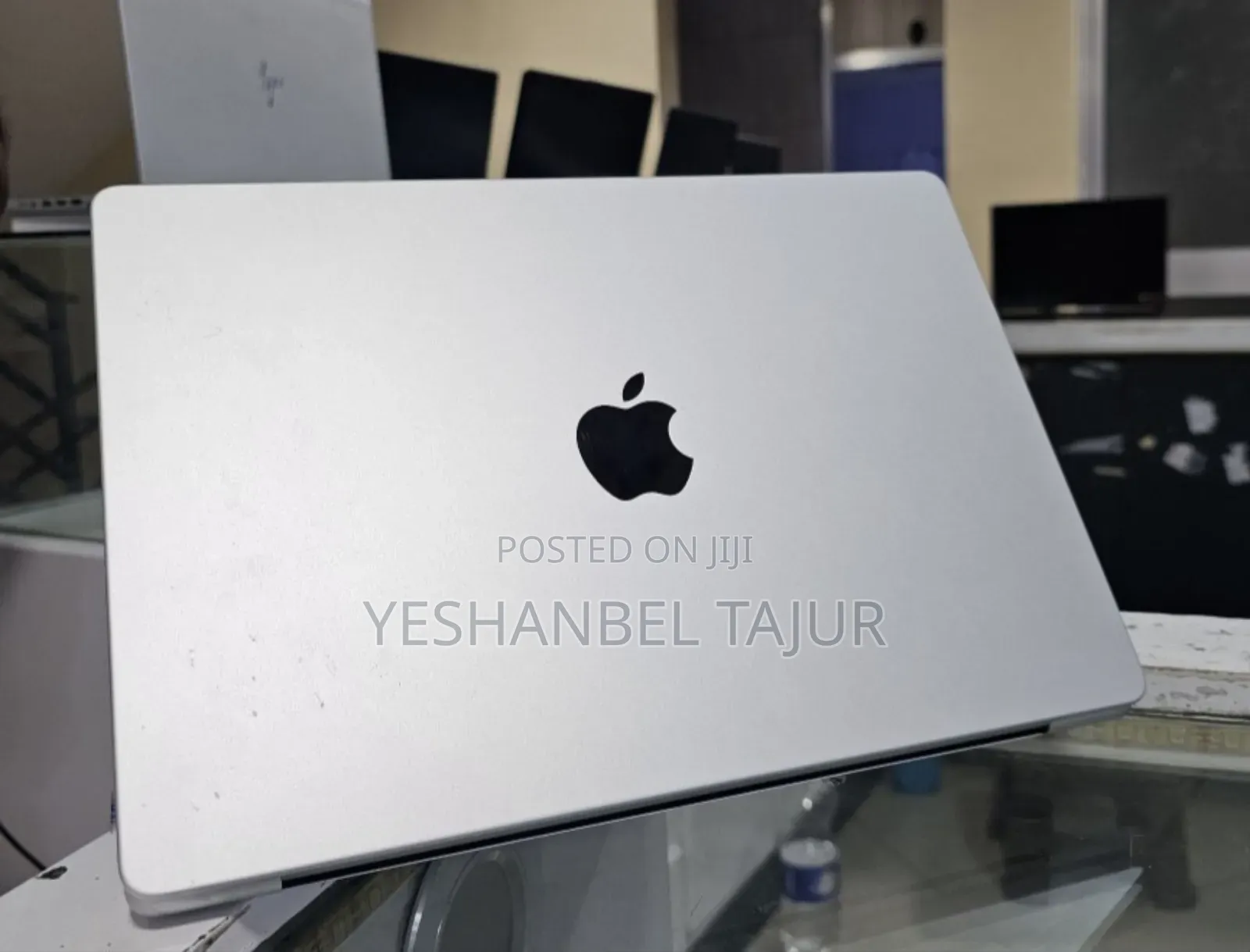 New Laptop Apple MacBook Pro 8GB Apple M3 Pro SSD 512GB