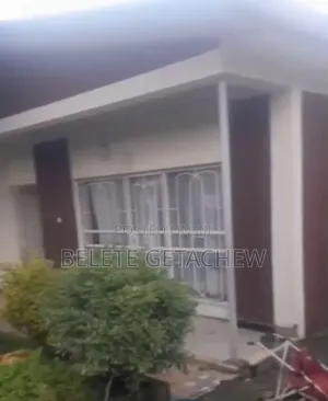 3bdrm Villa in Ayat, Old Villa, Bole for sale