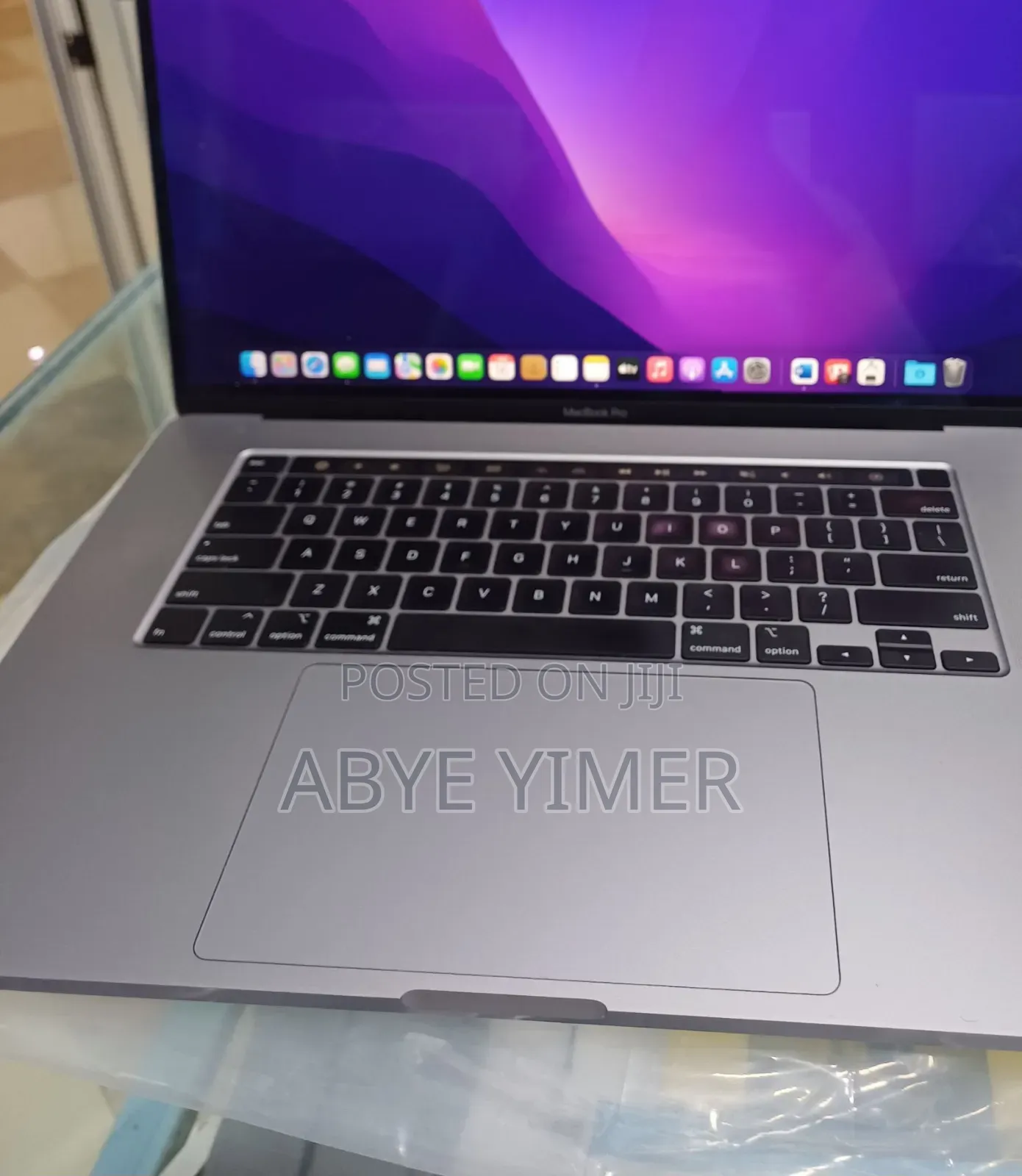New Laptop Apple MacBook Pro 2019 32GB Intel Core I9 SSD 1T