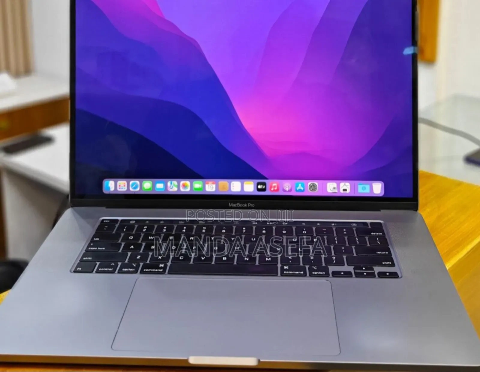 New Laptop Apple MacBook Pro 2019 32GB Intel Core i9 SSD 512GB