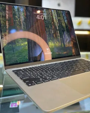 Photo - New Laptop Apple MacBook Air 2022 M2 8GB Apple M2 SSD 256GB