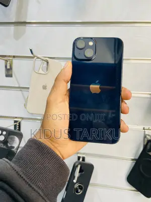 Photo - Apple iPhone 13 128 GB Blue