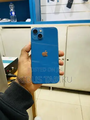 Photo - Apple iPhone 13 256 GB Blue