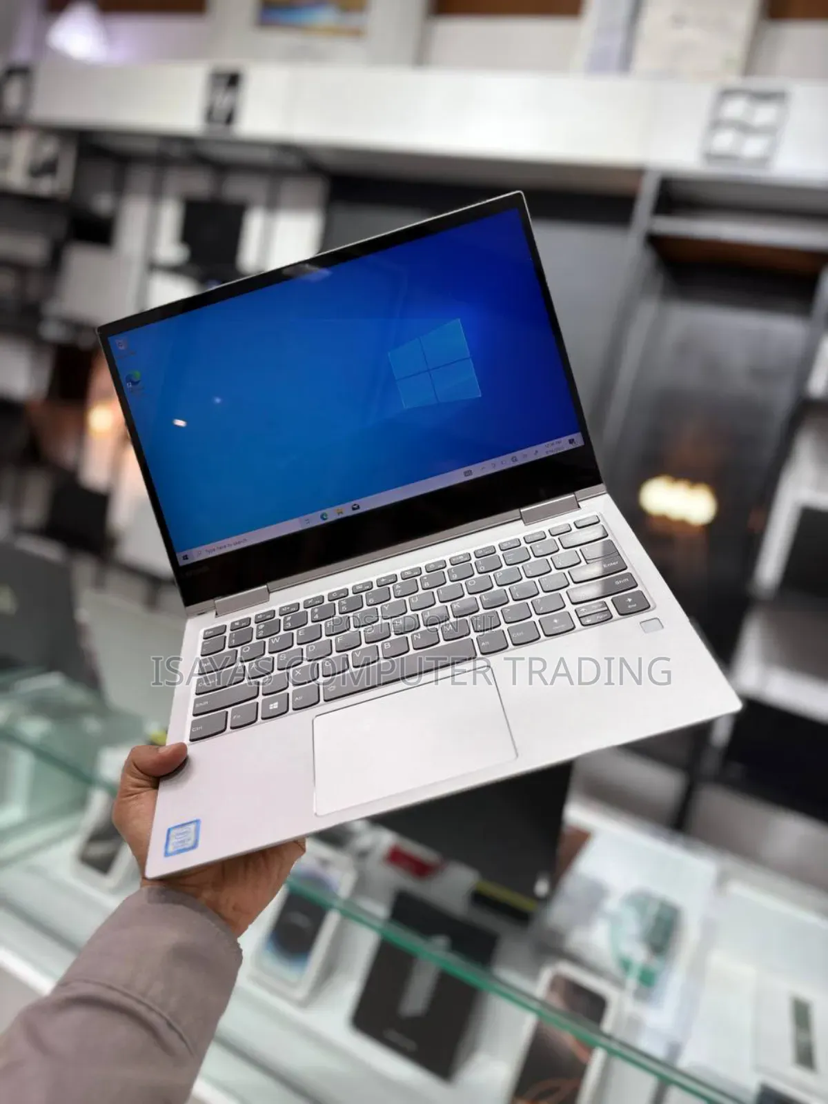 New Laptop Lenovo Yoga 730 8GB Intel Core I5 SSD 512GB