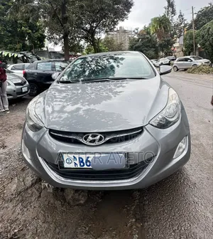 Photo - Hyundai Avante 2012 Gray