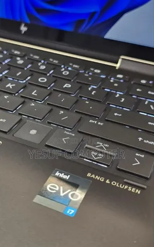 New Laptop HP Spectra 13 16GB Intel Core I7 SSD 1T