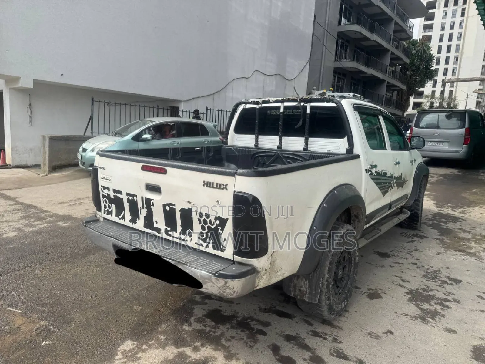 Toyota Hilux 2010 White