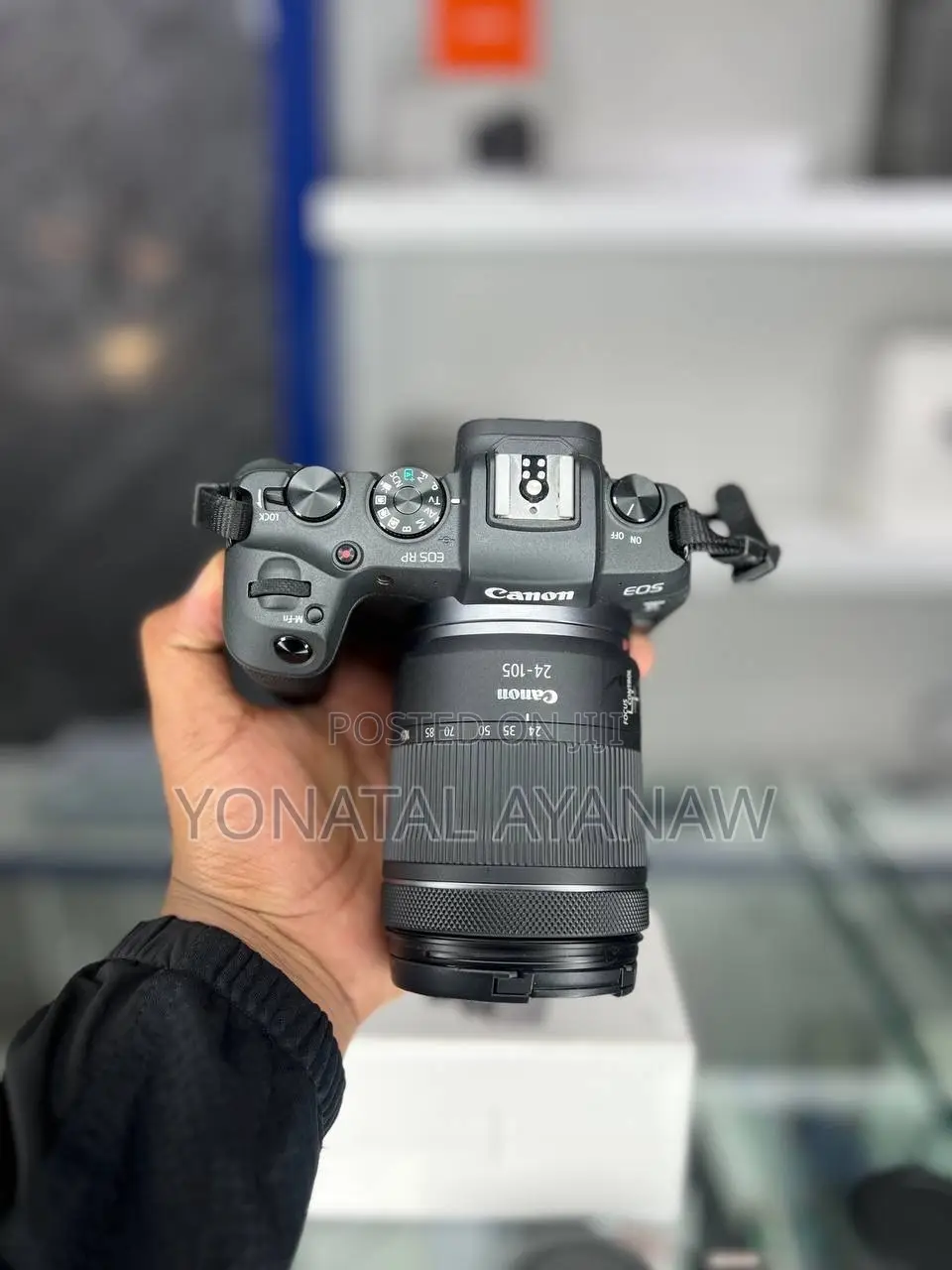 Canon R With Silver 24-105mm