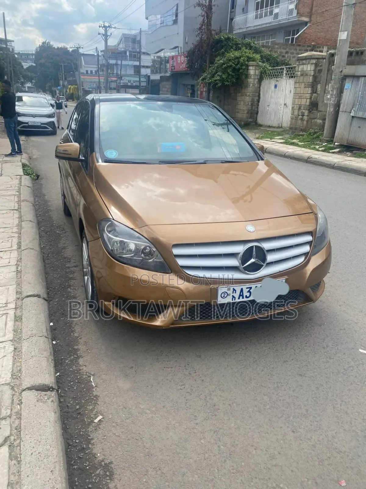 Mercedes-Benz C200 2012 Beige