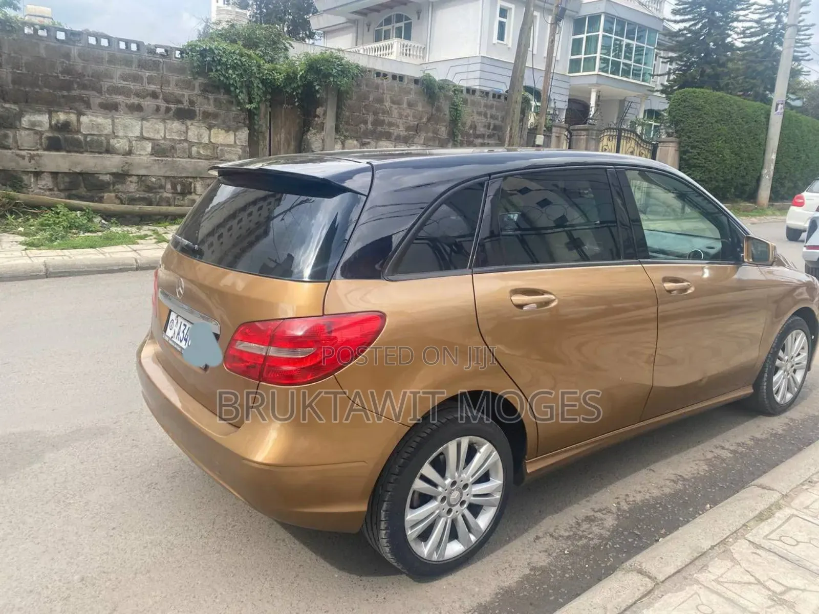 Mercedes-Benz C200 2012 Beige