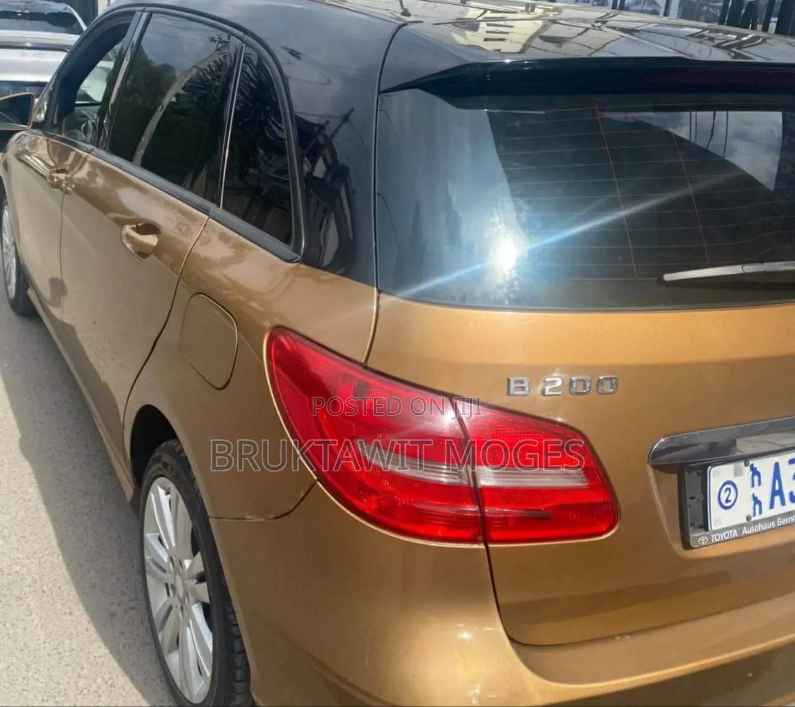 Mercedes-Benz C200 2012 Beige