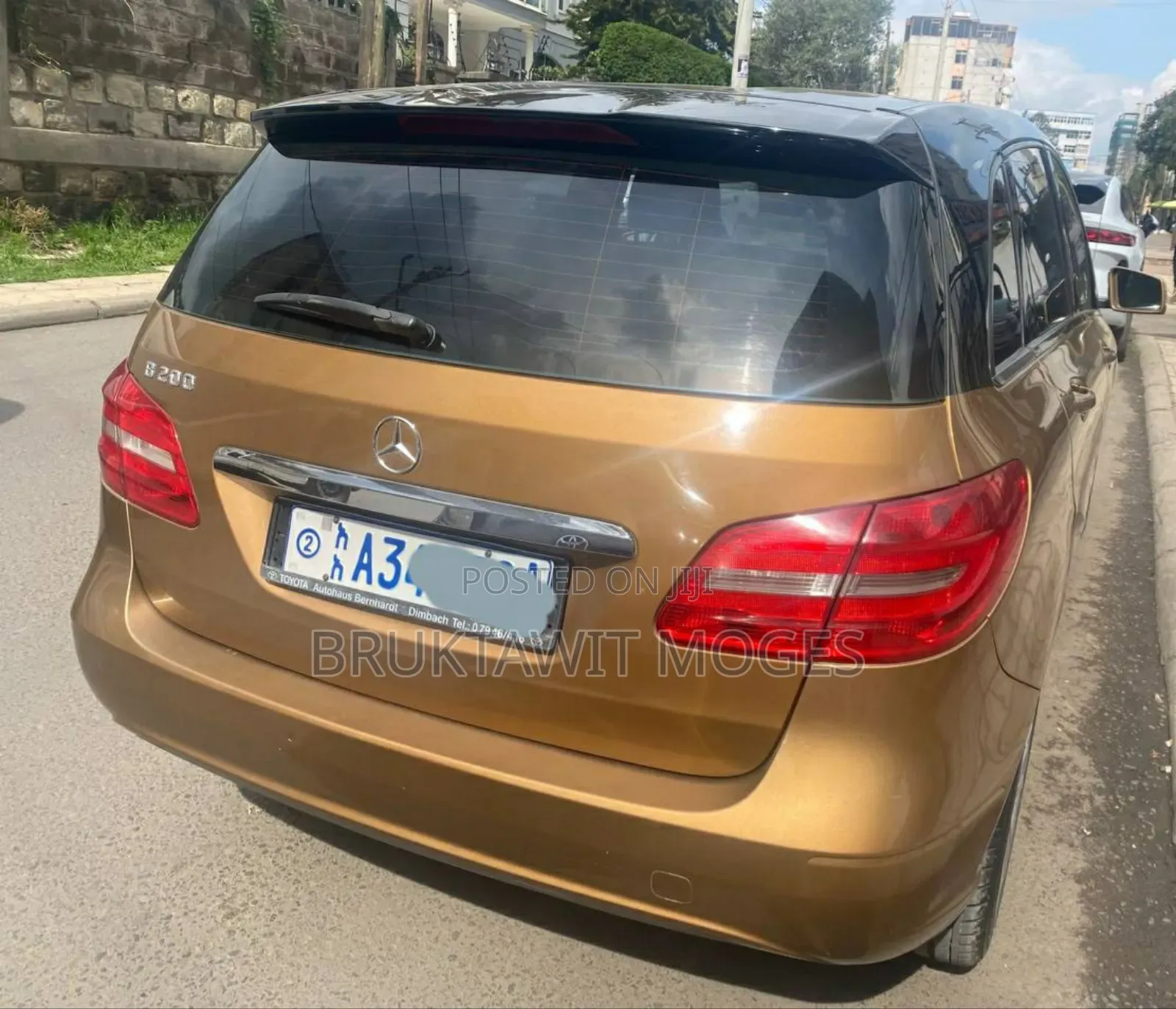 Mercedes-Benz C200 2012 Beige