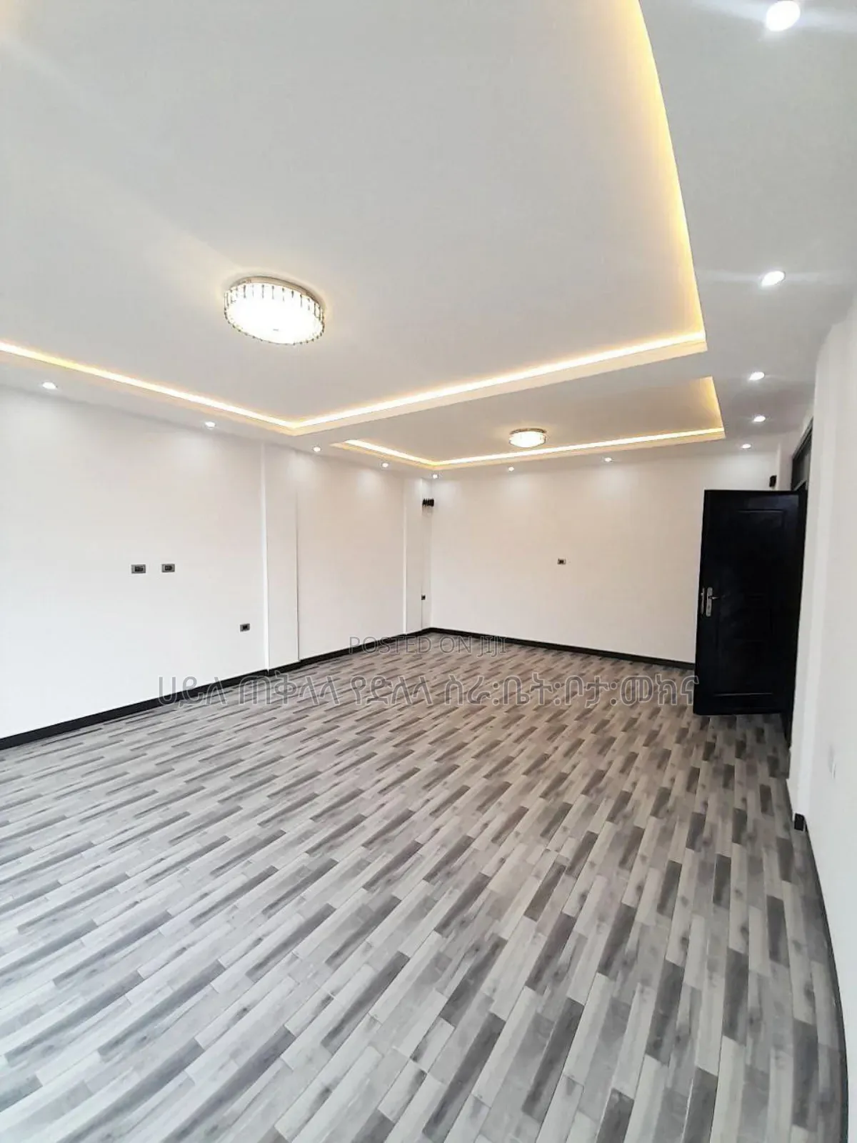 Furnished 6bdrm Townhouse/Terrace in አያት አካባቢ, Yeka for sale