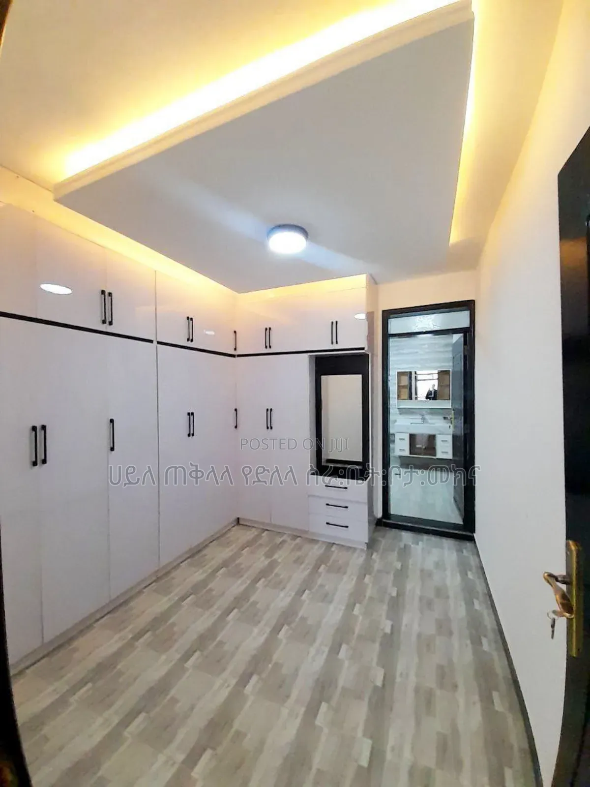 Furnished 6bdrm Townhouse/Terrace in አያት አካባቢ, Yeka for sale