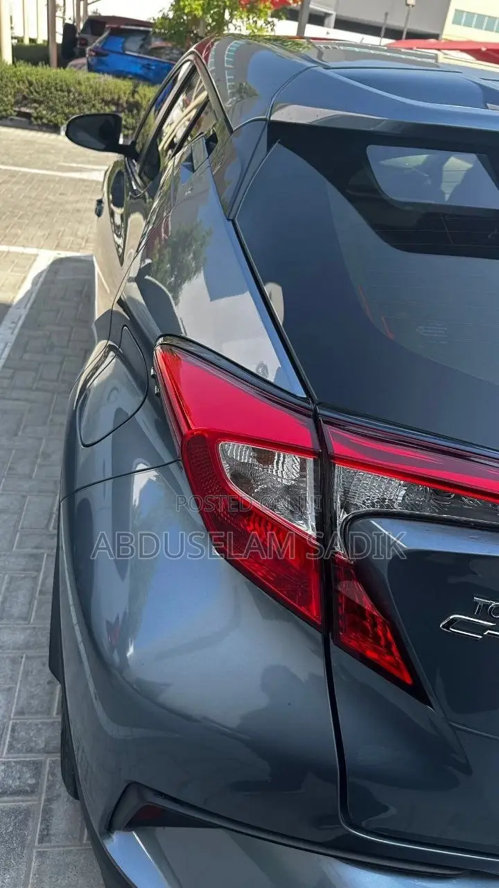 New Toyota C-HR 2024 Gray